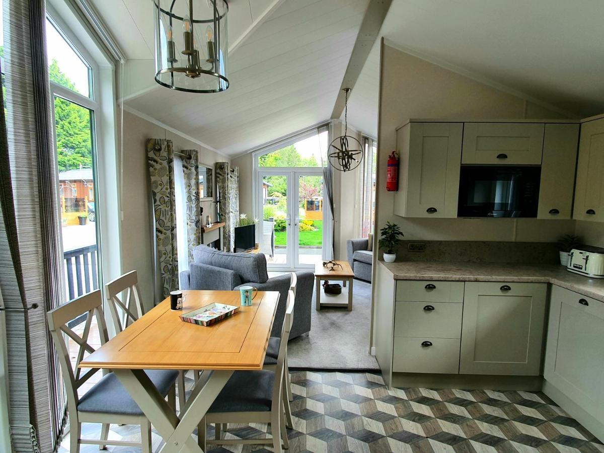 Grand Eagles Luxury Lodge, Auchterarder パース エクステリア 写真